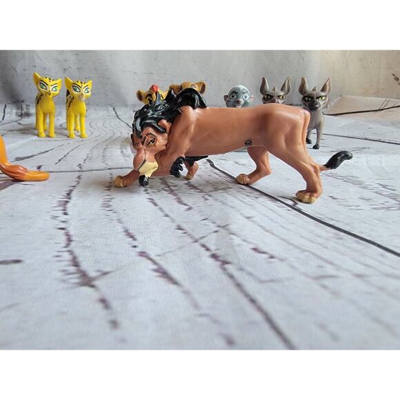 Mixed Lot Of Disney Lion King Lion Guard Figures 9 Figures Cake Toppers - Picture 10 of 11